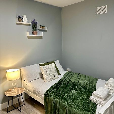 Cosy Ensuite Double Room, Near Heathrow Airport Northolt  Eksteriør bilde