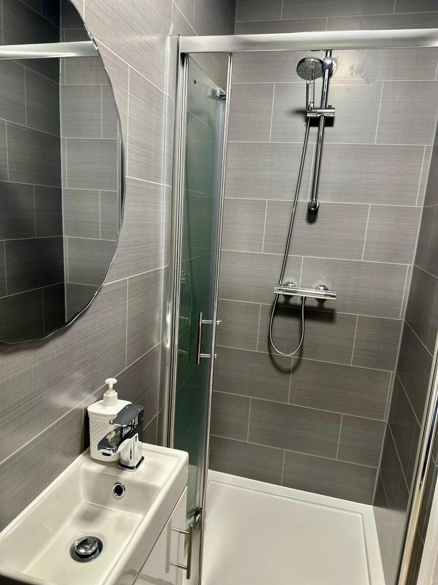 Cosy Ensuite Double Room, Near Heathrow Airport Northolt  Eksteriør bilde